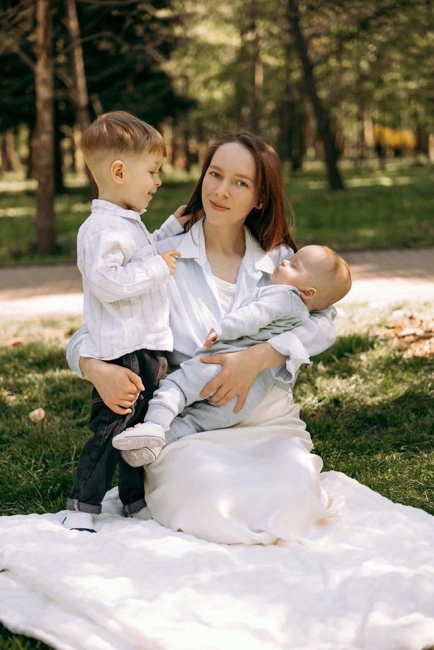 Na zdjęciu Oksana Bohdan z dziećmi (zdjęcie z prywatnego archiwum)