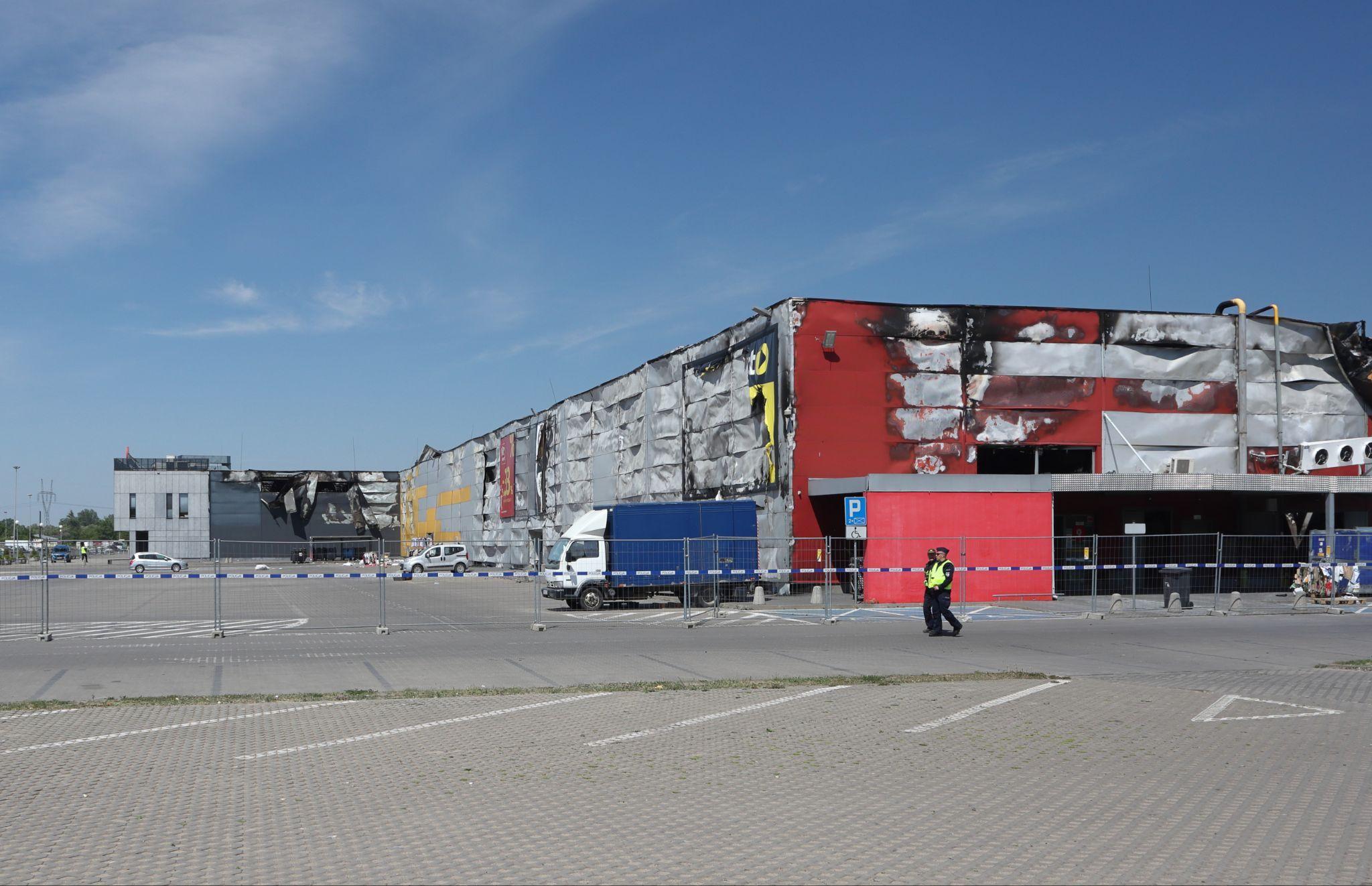 The remains of the shopping hall at 44 Marywilska Street in Warsaw after the fire of 12 May 2024. Photo: Cybularny / Wikimedia Commons, Creative Commons CC0 1.0 Universal Public Domain Dedication.