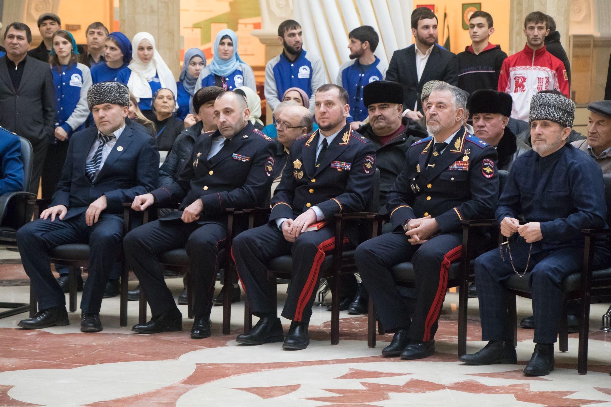 Apti Alaudinov during a ceremony for the handover of Khanpasha Nuradilov’s state decorations, 2 February 2017. Archive photograph. Photo: Umar Dagirov / Wikimedia Commons, CC BY-SA 4.0